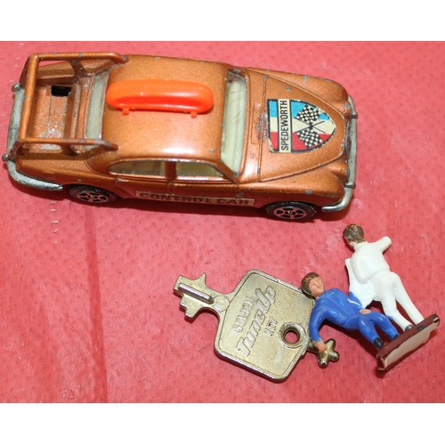 623 - Corgi Rockets Jaguar Pace Car Inc Figures & Key