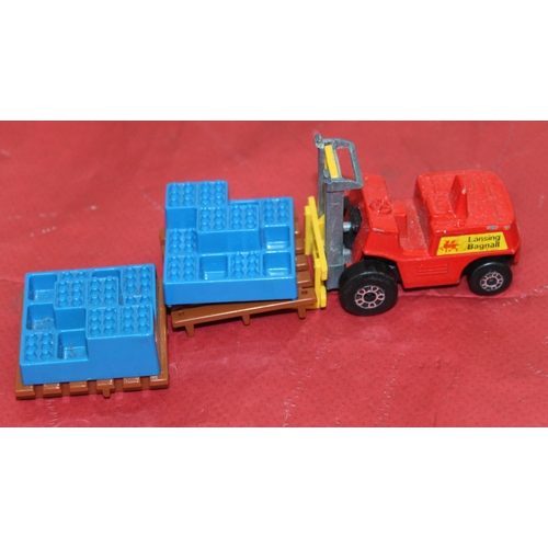 638 - Matchbox Superkings Group Ford Lorries Inc-Loads