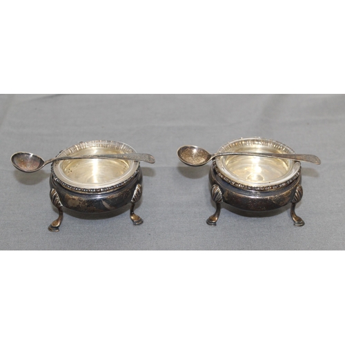 391 - Hallmarked Silver Salt pots With Spoons & Removeable Glass Liners