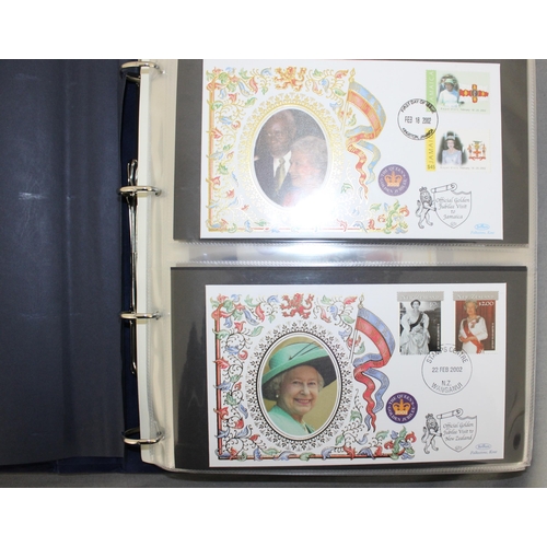 139 - The Queens Golden And Silver Jubilee 2002 Covers In Folder