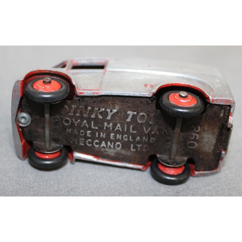 678 - Four Collectable Dinky Toy Vehicles