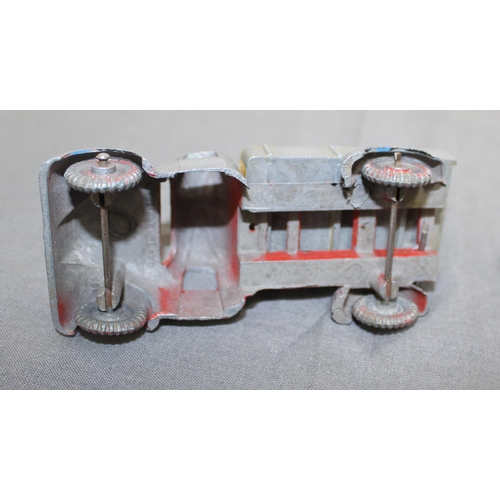 678 - Four Collectable Dinky Toy Vehicles