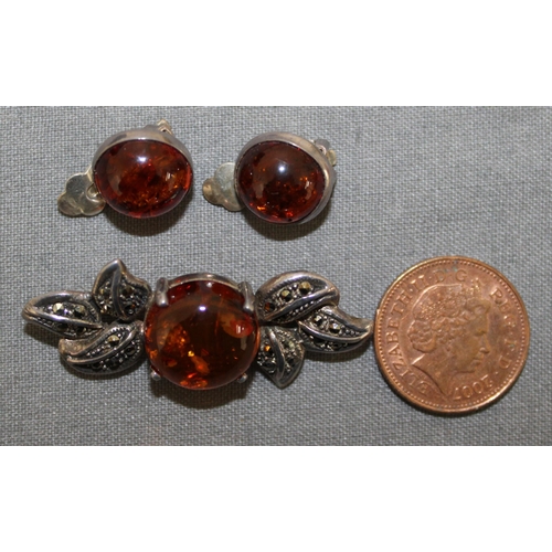 334 - 925 Silver Amber Stoned Brooch & Earrings In A Box