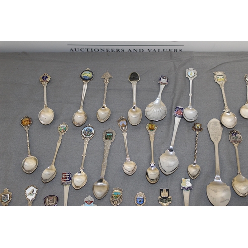 404 - Quantity Of Collectable Spoons Etc
All Proceeds Go To Charity