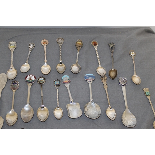 404 - Quantity Of Collectable Spoons Etc
All Proceeds Go To Charity