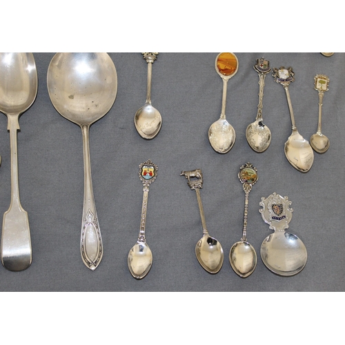 404 - Quantity Of Collectable Spoons Etc
All Proceeds Go To Charity