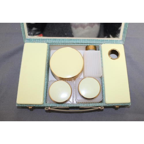 64 - Vintage Travel Vanity Case/Beauty Box
All Proceeds Go To Charity