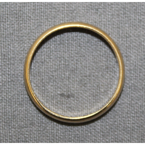 496 - Stamped 375 Gold Band Ring
Size-O
Weight-1.76g