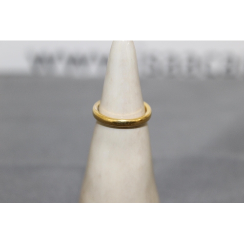 498 - Stamped 22ct Gold Band Ring
Size-M
Weight-3.90g