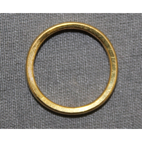 498 - Stamped 22ct Gold Band Ring
Size-M
Weight-3.90g