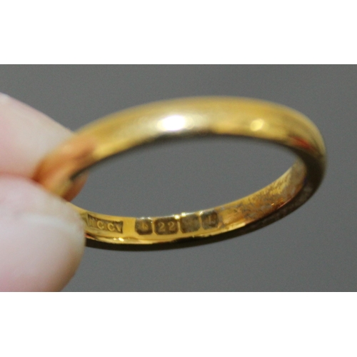 498 - Stamped 22ct Gold Band Ring
Size-M
Weight-3.90g