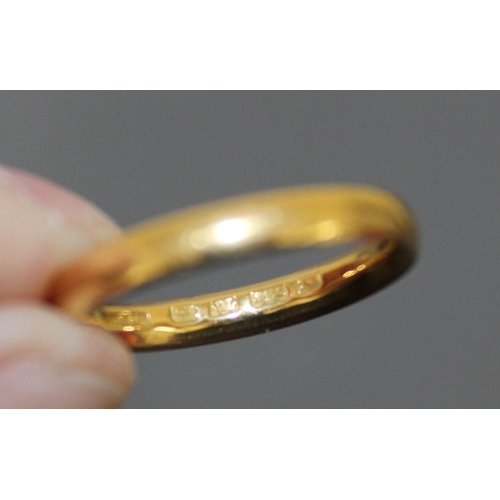 502 - Stamped 22 Gold Band Ring
Size-Q
Weight-4.16g