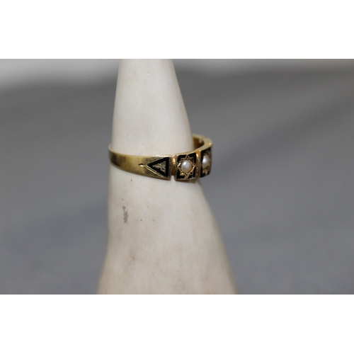 503 - Antique Pearl & Black Enamel Gold Mourning Ring With Inscription (Missing Pearl)
Size S
Total Weight... 