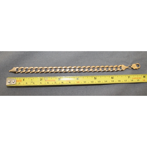 508 - Stamped 375 Gold Curb Bracelet With Stamped 9k Clasp
Weight-17.78g