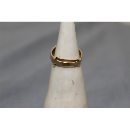 526 - Stamped 375 Gold Ring
Size-Q
Total Weight-4.63g
In A Box
All Proceeds Go To Charity