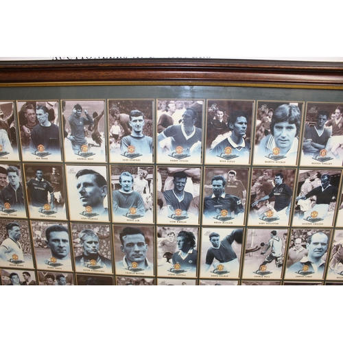 150 - Framed Full Collection Of 50 Futera Platinum 1999 Manchester United Trading Cards
81cm/58cm
Back Gla... 