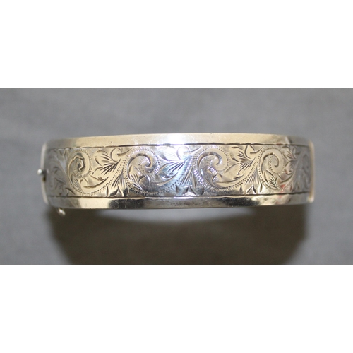 417 - Silver Hallmarked Ladies Bangle Marked GJ LD