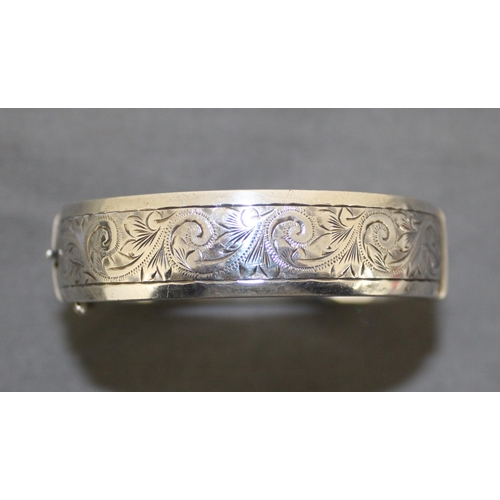 417 - Silver Hallmarked Ladies Bangle Marked GJ LD