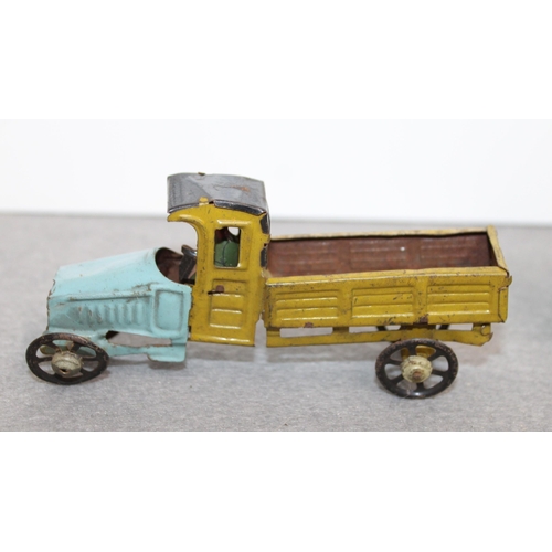 739 - Vintage Tin Car & Building