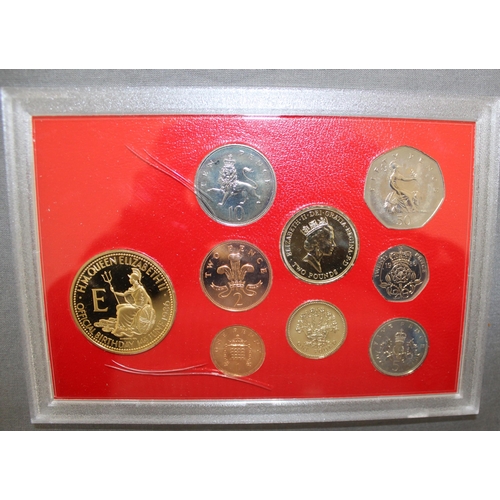 296 - 1986 Her Majesty Queen Elizabeth II 60th Birthday Coin & Medal Collection