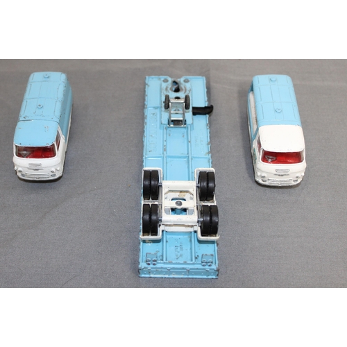 768 - Corgi Co Op Gift Set Pair Of Commer Vans