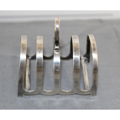 468 - Small Silver Hallmarked Toast Rack
Length 7cm