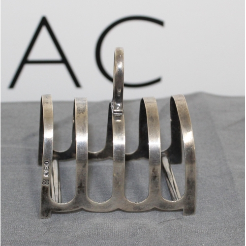 468 - Small Silver Hallmarked Toast Rack
Length 7cm