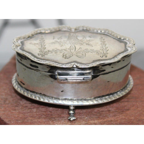 473 - Silver Hallmarked Trinket Box Broken Lid As Shown In Pictures
Length 6cm