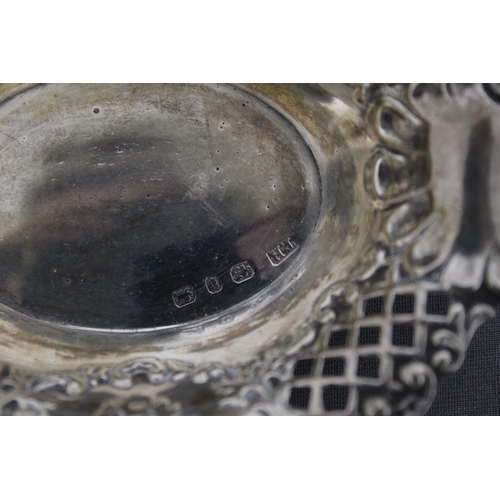 483 - Silver Hallmarked Bon Bon Dish
Length 11cm