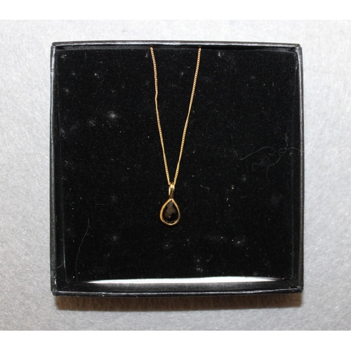 438 - Stamped 375 Gold Necklace & Pendant
Total Weight-1.01g
In A Box