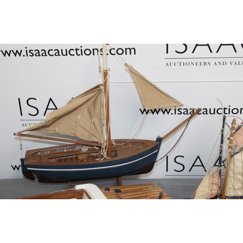 560 - A Collection Of Various Boats In Various Conditions
Longest 72cm
COLLECTION ONLY