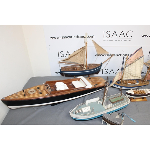 560 - A Collection Of Various Boats In Various Conditions
Longest 72cm
COLLECTION ONLY