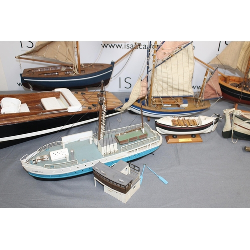 560 - A Collection Of Various Boats In Various Conditions
Longest 72cm
COLLECTION ONLY