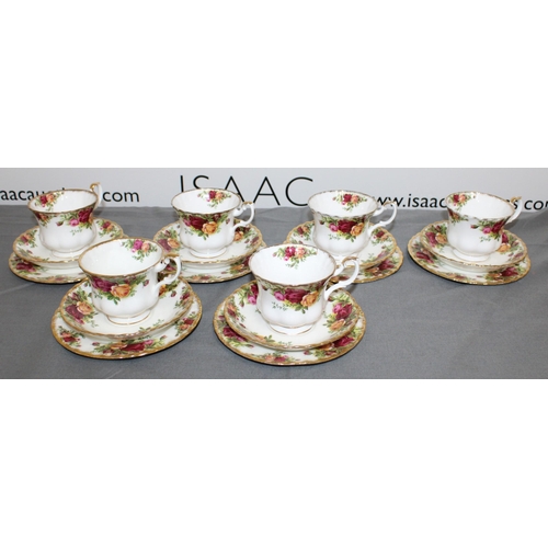 64 - Royal Albert Old Country Roses INC-
6 Tea Cups
6 Sauces
6 Small Side Plates
COLLECTION ONLY