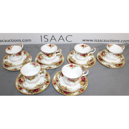 64 - Royal Albert Old Country Roses INC-
6 Tea Cups
6 Sauces
6 Small Side Plates
COLLECTION ONLY