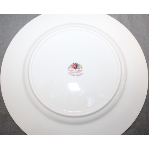 23 - The Royal Albert Chelsea Garden Collection Inc-
6 Tea Cups
6 Saucers 
6 Side plates 
COLLECTION ONLY