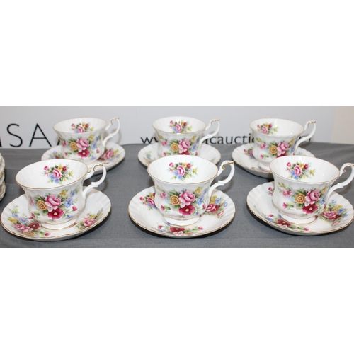 23 - The Royal Albert Chelsea Garden Collection Inc-
6 Tea Cups
6 Saucers 
6 Side plates 
COLLECTION ONLY