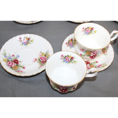 23 - The Royal Albert Chelsea Garden Collection Inc-
6 Tea Cups
6 Saucers 
6 Side plates 
COLLECTION ONLY