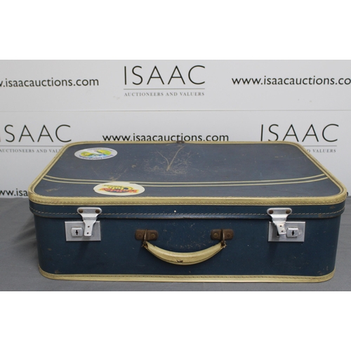 67 - Vintage Suitcase
Collection Only
61 x 40.5cm