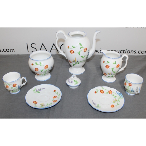 25 - Royal Albert Crown China England Tea Set Inc-
Tea Pot & Lid Height-18.5cm
Milk Jug
Sugar Pot
2 x Cup... 