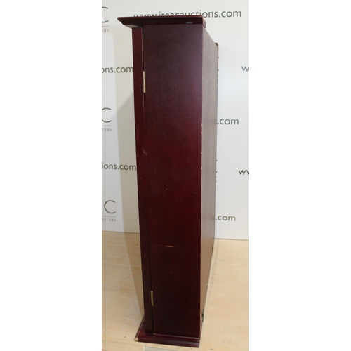 568 - Wooden Glass Fronted Display Cabinet
Height-69.5cm
Width-54.5cm
Depth-13cm
COLLECTION ONLY