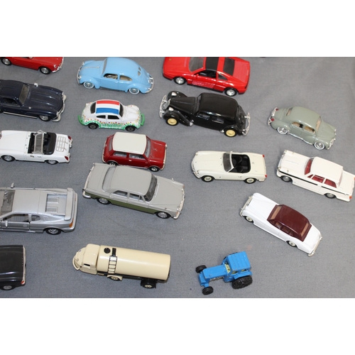 570 - Quantity Of Collectable Vehicles Inc-Days Gone, Vanguards, Solido, Corgi, Edocar, Matchbox Etc