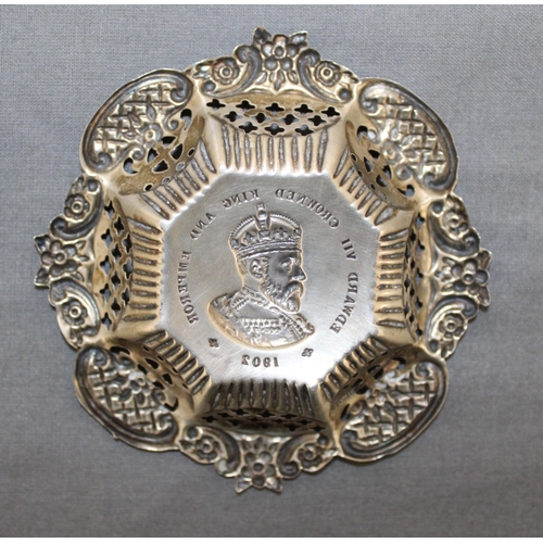 394 - Silver Hallmarked 1902 Edward VII Crowned King And Emperor Dish 9 x 9 cm