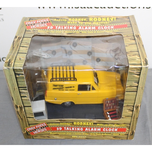 585 - Boxed Only Fools And Horses Collectable AM/FM Radio With Earphones/ Only Fools And Horses Boxed Coll... 