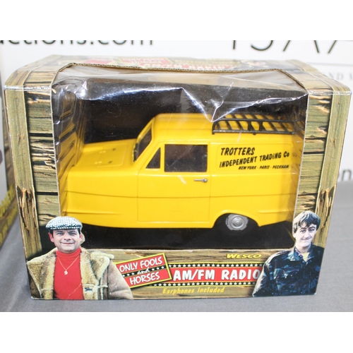 585 - Boxed Only Fools And Horses Collectable AM/FM Radio With Earphones/ Only Fools And Horses Boxed Coll... 