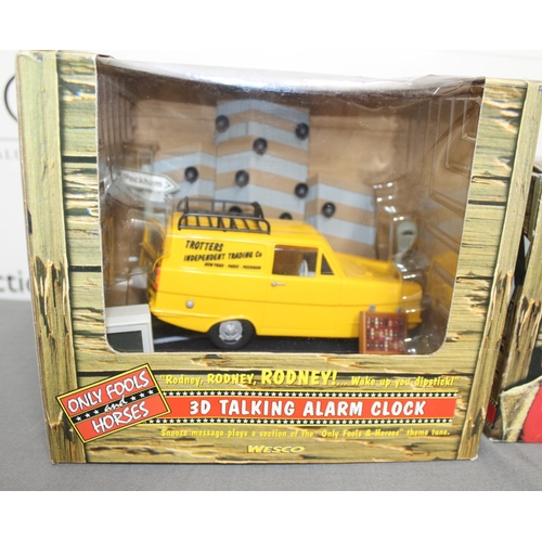 585 - Boxed Only Fools And Horses Collectable AM/FM Radio With Earphones/ Only Fools And Horses Boxed Coll... 