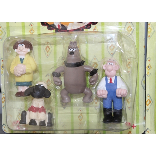 590 - 4 Original Package Collectable Wallace And Gromit Characters