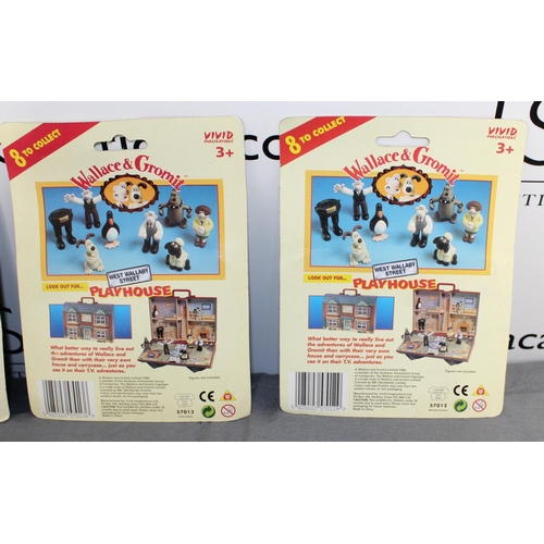 80 - 4 Boxed Royal Doulton Mr Men And Little Miss Collectable Figurines INC
Mr Bump
Little Miss Shy
Mr Ha... 