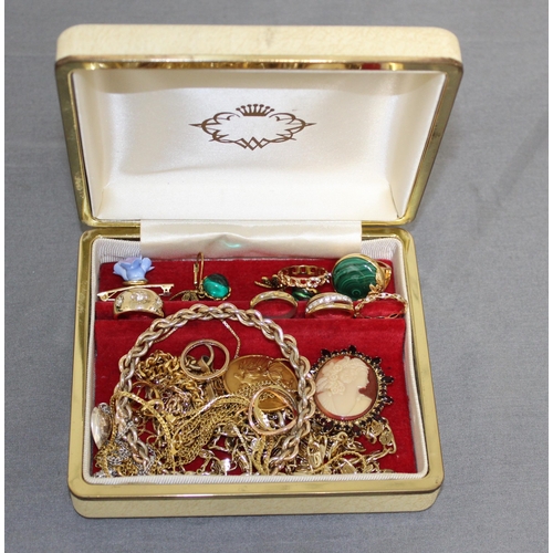 327 - Box Of Yellow Metal Jewellery Items
All Proceeds Go To Charity