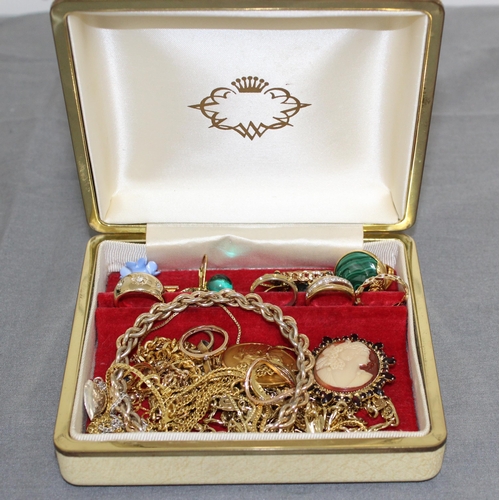 327 - Box Of Yellow Metal Jewellery Items
All Proceeds Go To Charity